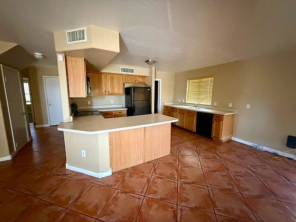 2nd image of 7205 S 39th Dr