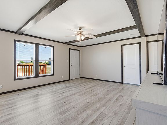 4th image of 246 San Fernando Rd