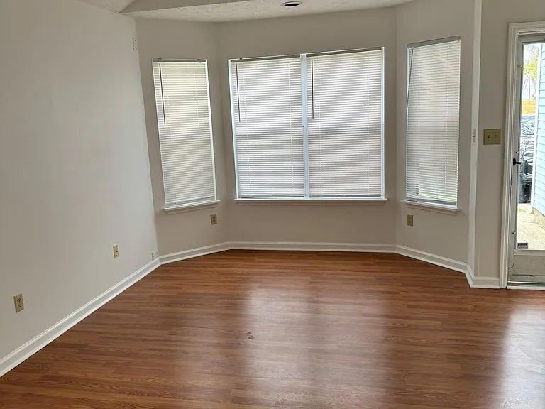 348 Bradford Colony Dr — Photo 5