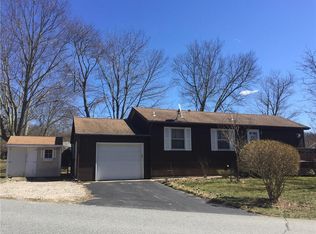 60 Connecticut Dr, Plainfield, CT 06374