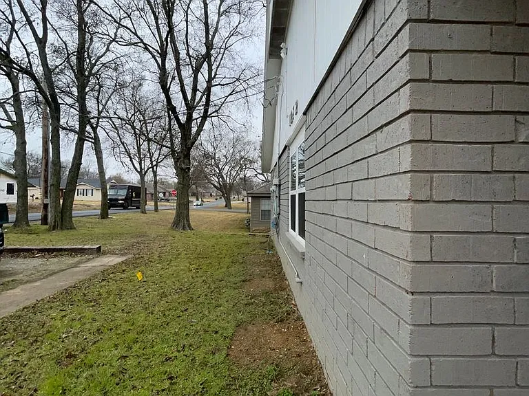 1222 W Brooks St #A — Photo 3