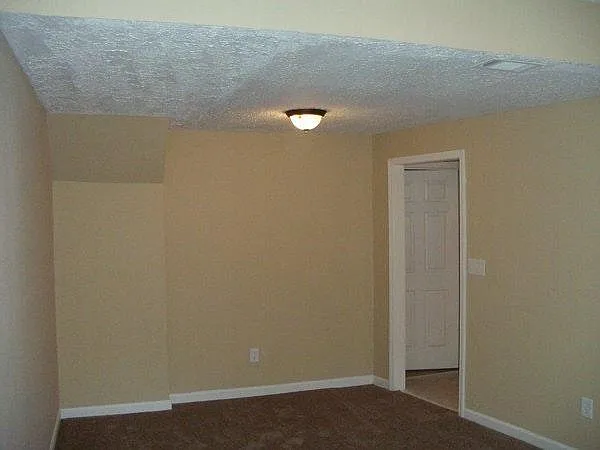 Combo living / dining room