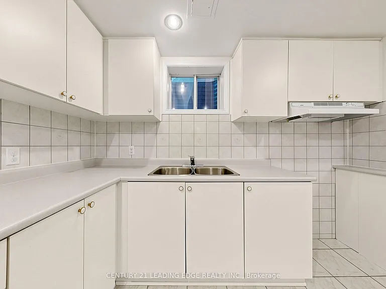 1 Briarwood Rd — Photo 43