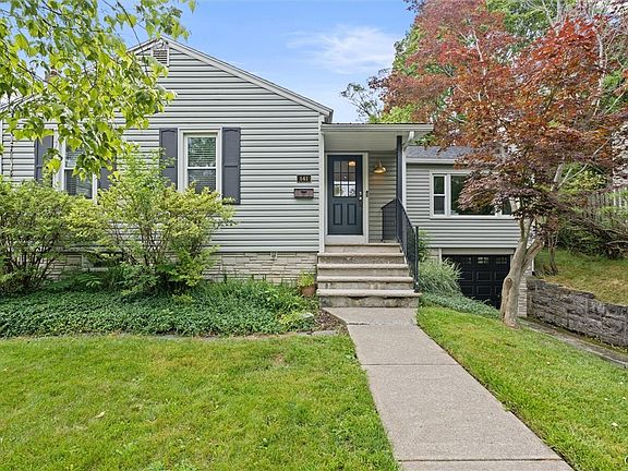 2nd image of 141 Edgehill Rd