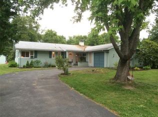 6 Mayflower Rd, Framingham, MA 01701