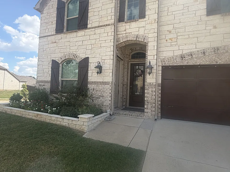 2231 Christopher Ln