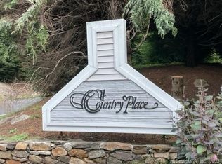 54 Country Pl, Shelton, CT 06484
