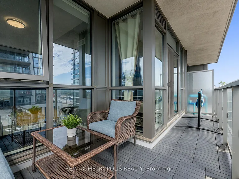 15 Zorra St #503 — Photo 20