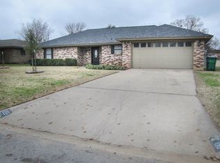 102 Willow Ln, Stephenville, TX 76401