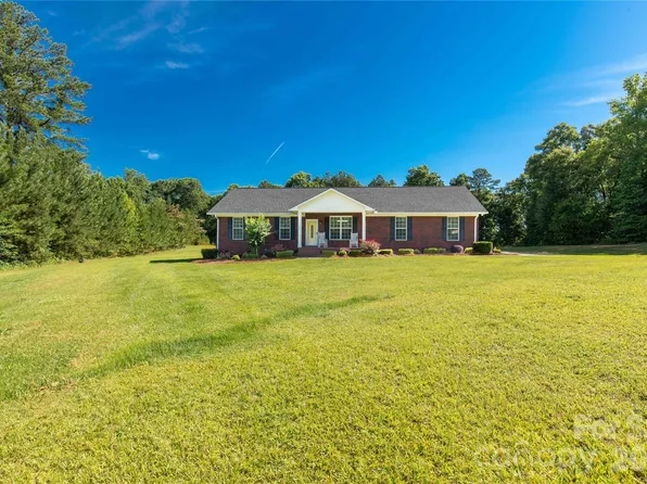 1962 Robin Dr, Lancaster, SC 29720