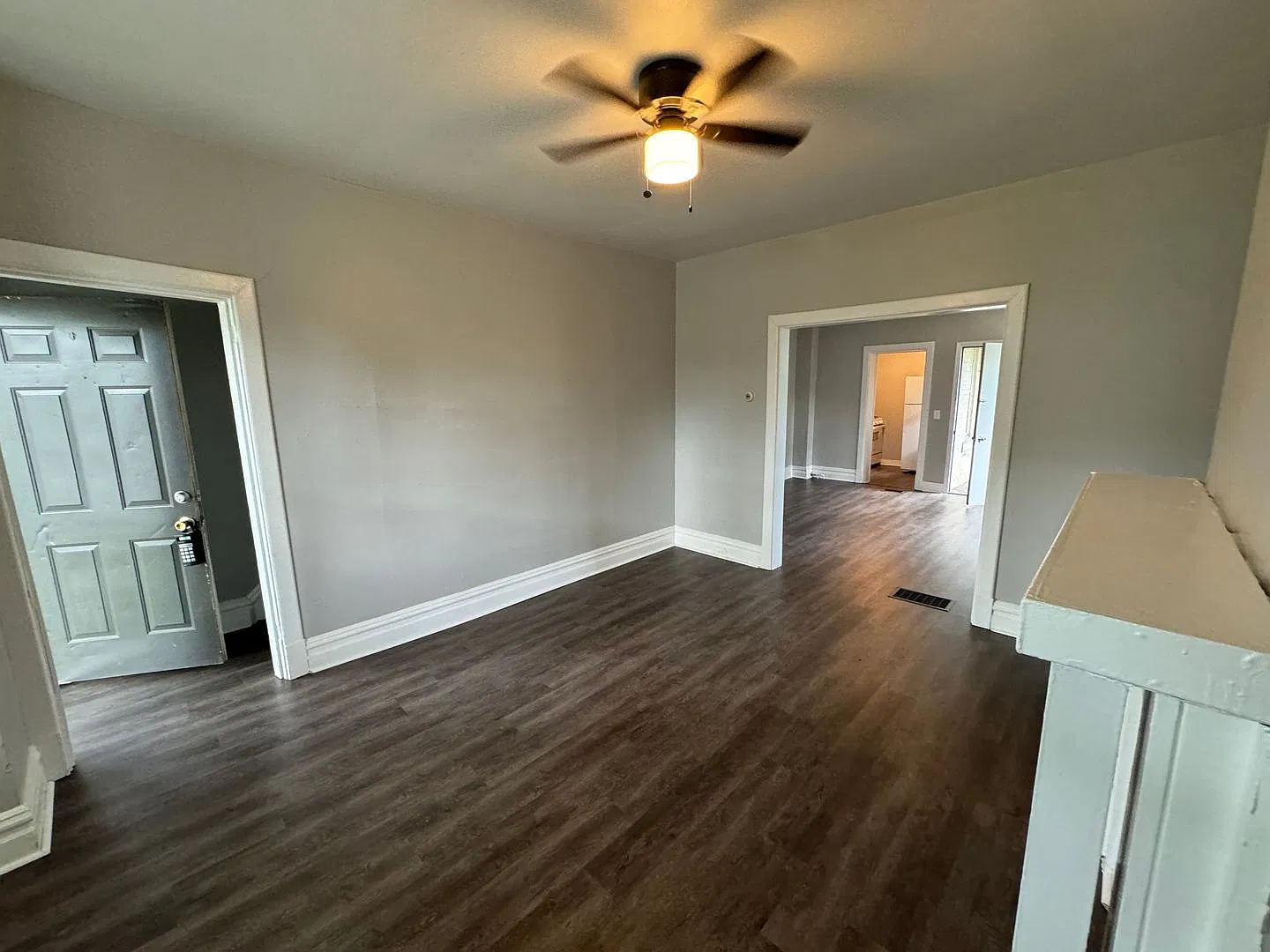 Lovely two bedroom, 1 bathroom Townhome on Quiet Street — Photo 4