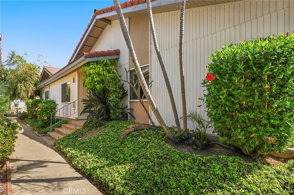 Building Photo - 1263 Paseo Dorado #40