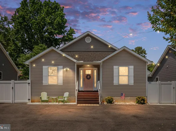 127 3rd St, Colonial Beach, VA 22443