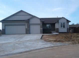 11038 W Hollywood Ct, Wichita, KS 67215