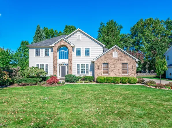33706 N Fall Lake Dr, Avon, OH 44011