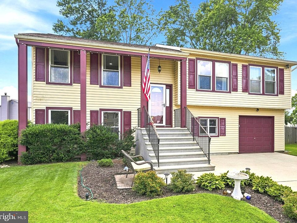 1st image of 405 Jennifer Ln
