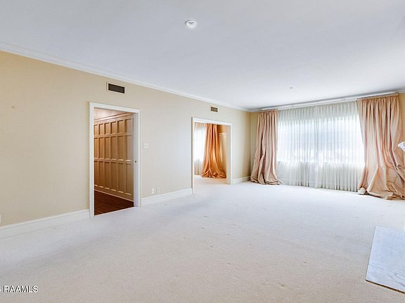 4th image of 418 N Avenue J