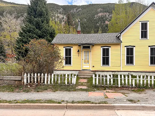 902 Rose St Photo 1