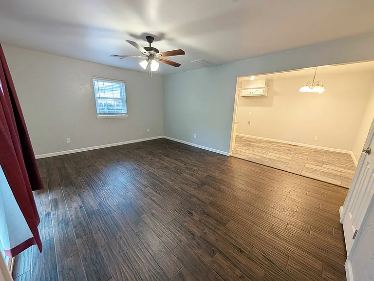 2412 SE 51st St — Photo 3