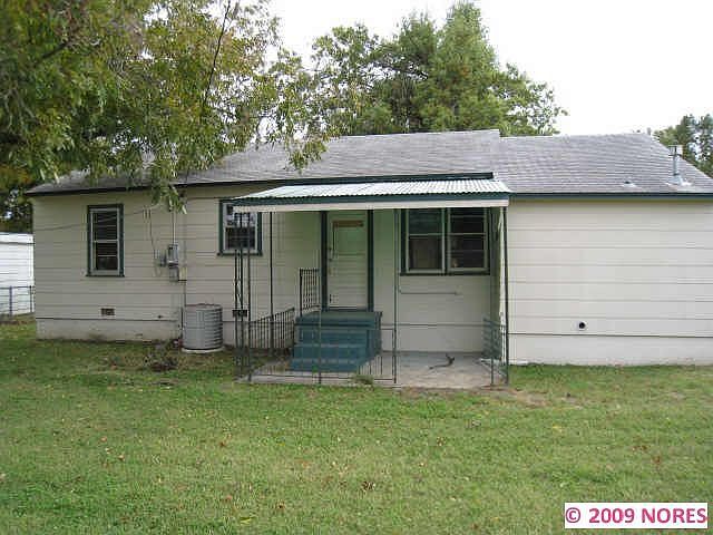 2nd image of 5811 E King St