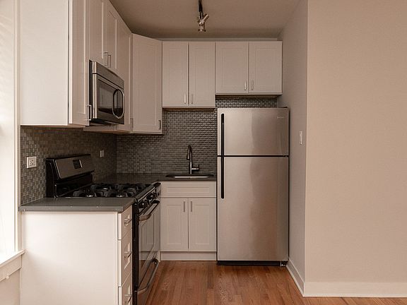 2nd image of 2420 N Kedzie Blvd APT 306