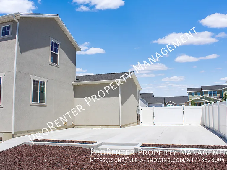 1509 W 450 S — Photo 4