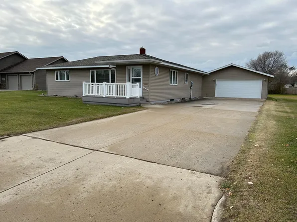 1011 7th St SW, Wadena, MN 56482