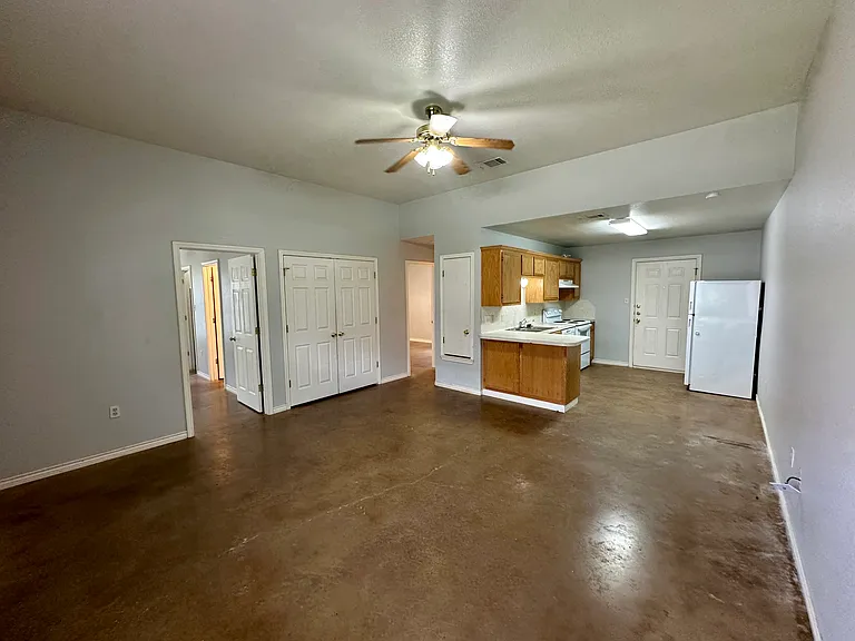 714 Redwood Ln #714 — Photo 5
