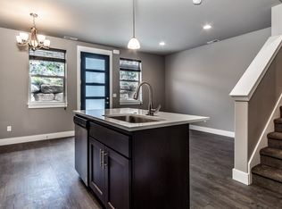 20527 Gloucester Ln, Bend, OR 97701