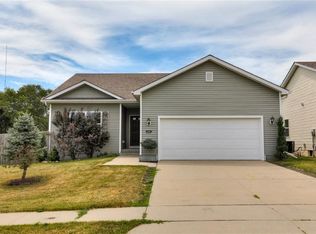 2630 River Meadows Dr, Des Moines, IA 50320