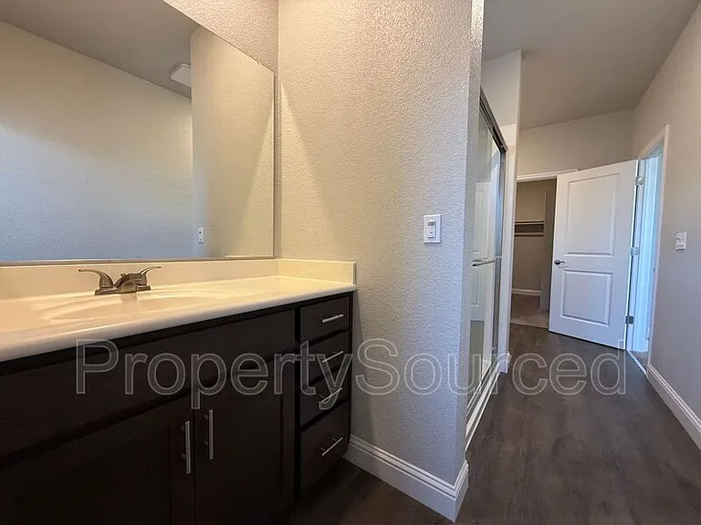 948 Posey St — Photo 32