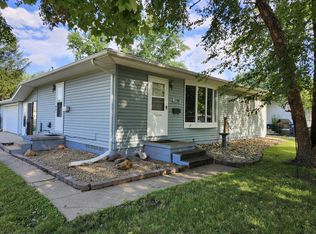 1298 Saint Andrews Ave, Waterloo, IA 50701
