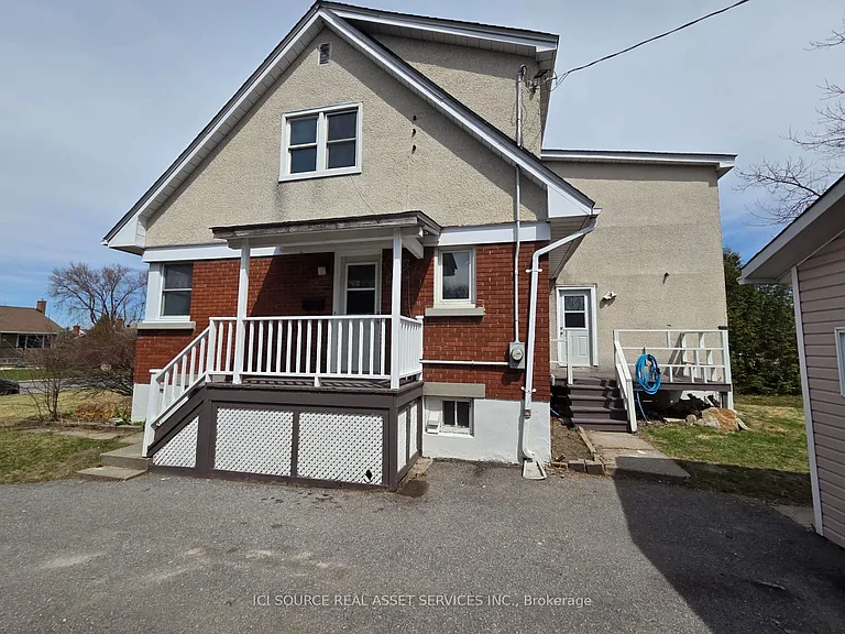 30 Sunnycrest Dr — Photo 2