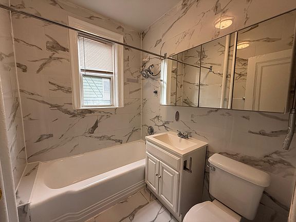 5th image of 20 Kensington Ave #200