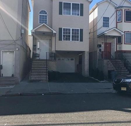 4th image of 104 Livingston St