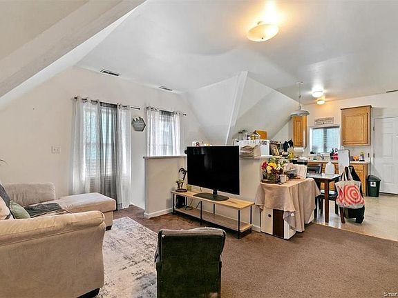 2nd image of 89 Elm St APT D