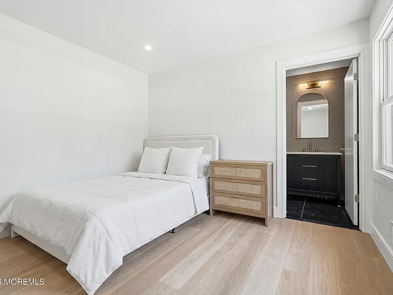 19 Roslyn Dr — Photo 18