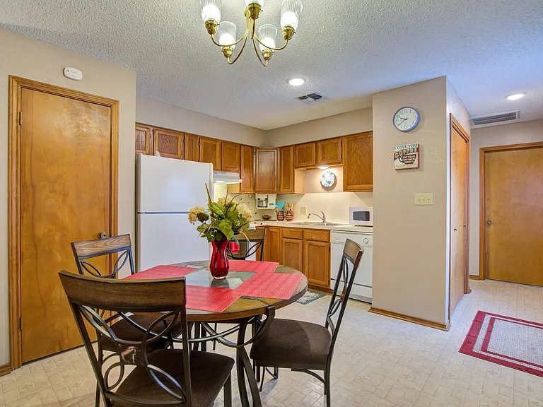 175 Heather Dr — Photo 9