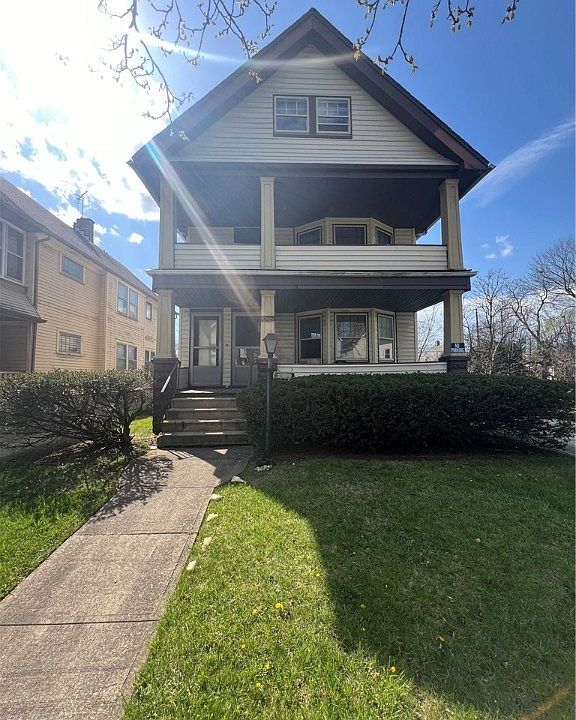 1st image of 3560 E 106th St