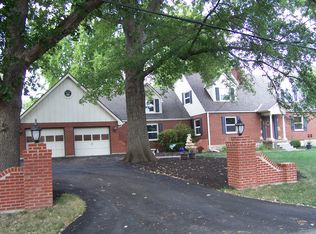 600 NE Barnes Ave, Kansas City, MO 64118
