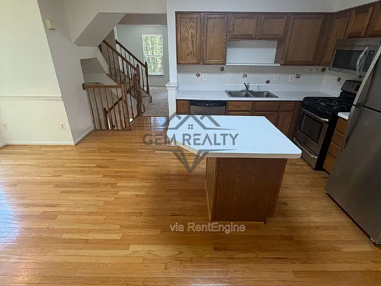 4710 Turnberry Dr — Photo 17