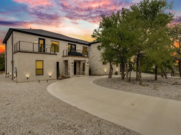 124 Cote D Azur, Chico, TX 76431