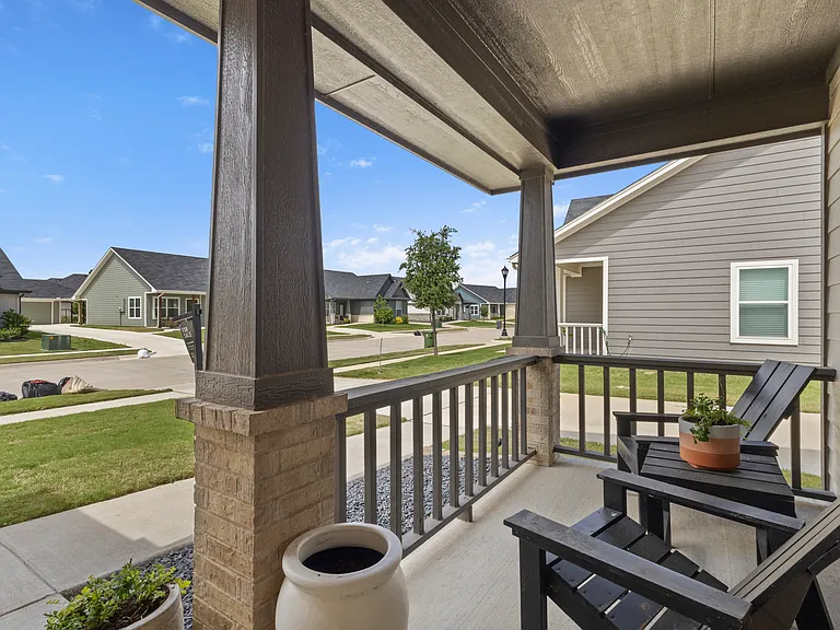 616 Charlotte Ln — Photo 32