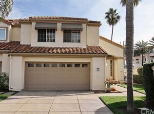 404 Townsquare Ln, Huntington Beach, CA 92648