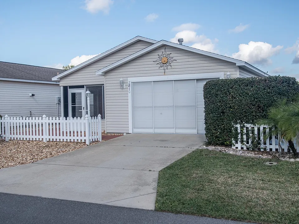 2810 Barboza Dr