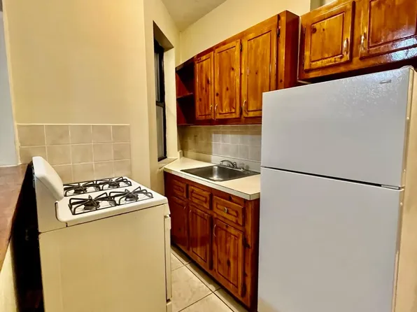 (undisclosed Address), Yonkers, NY 10701