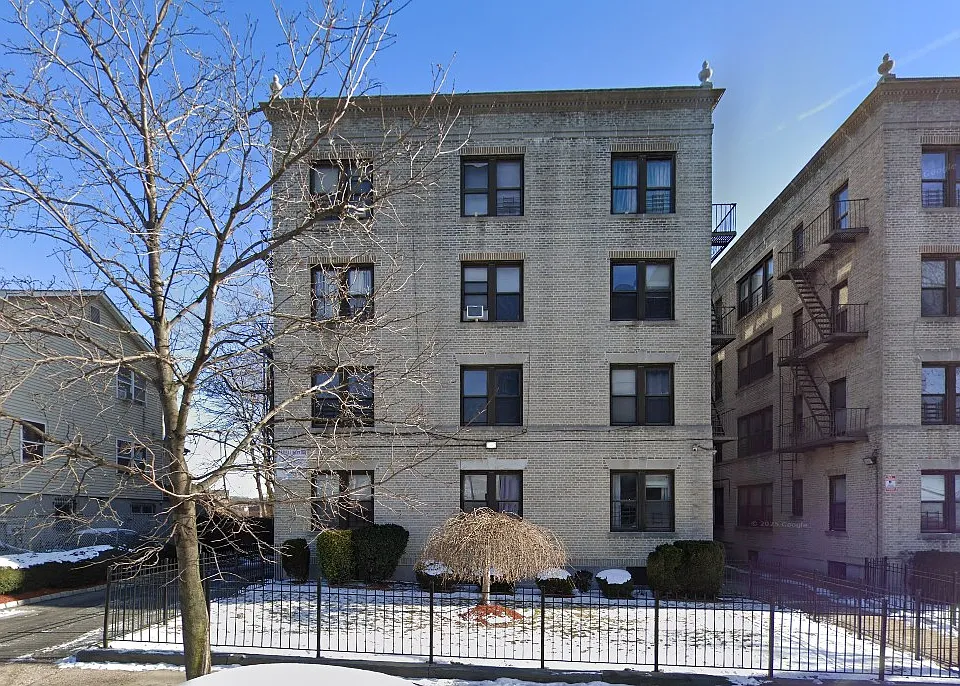 64 Locust Hill Ave