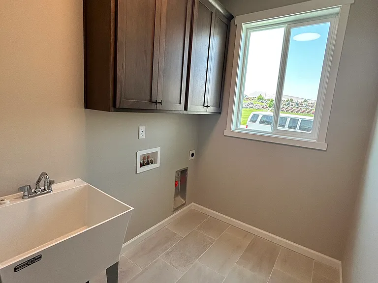 352 Snowgrass Ave — Photo 8