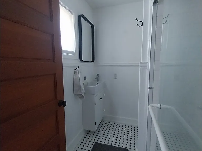 En suite bathroom with shower