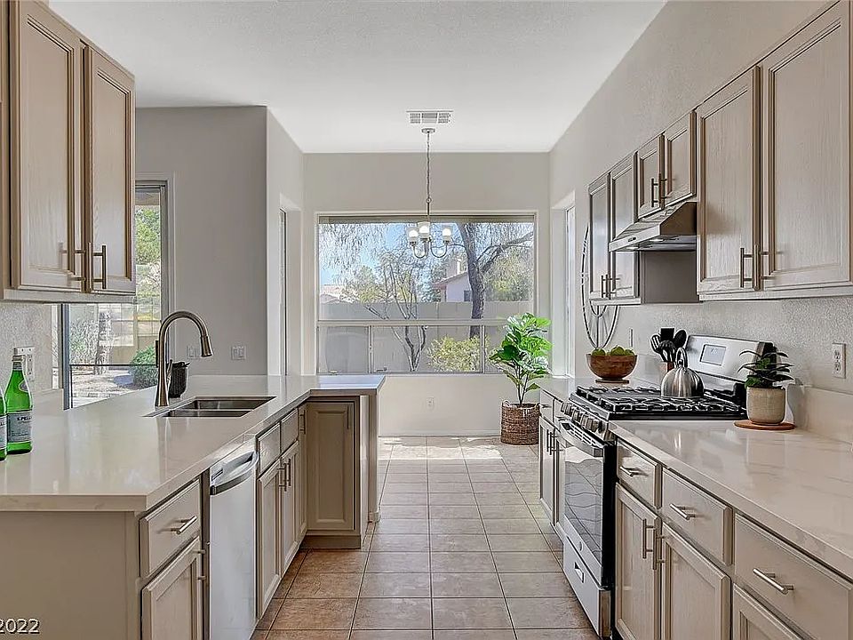 1st image of 400 Antique Bay St